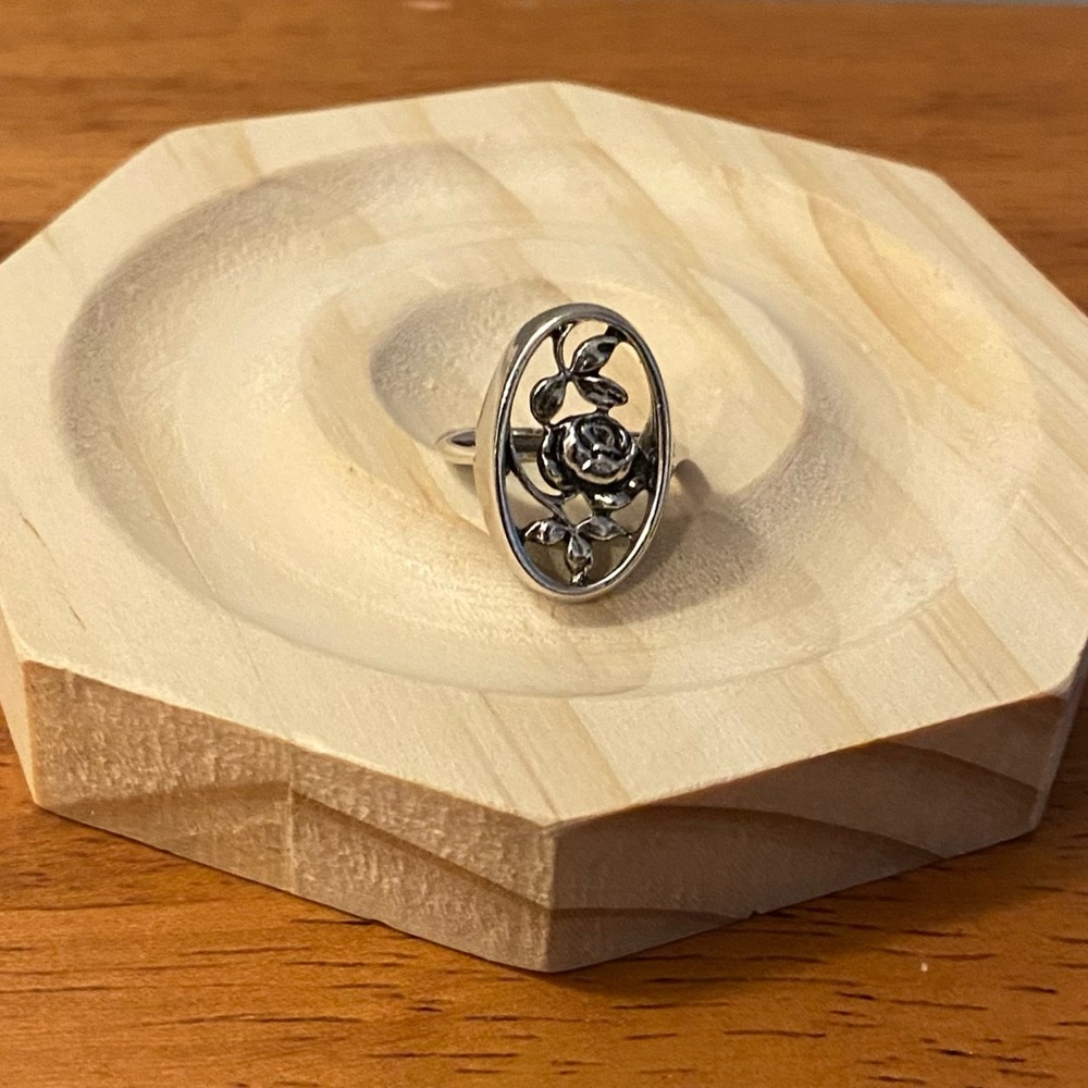 Vintage Avon ring - Picture 7 of 7
